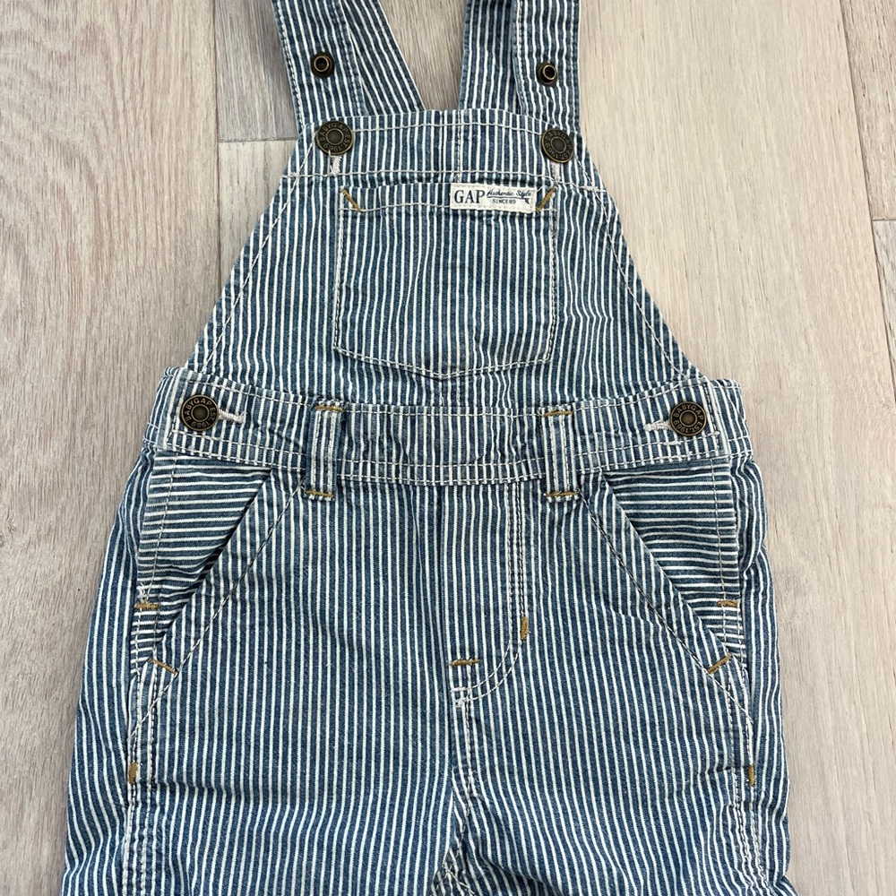 🍀2/$10 GAP Kids Navy Pin Striped Overalls